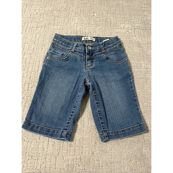 Lei Chelsea Lowrise Jeans Other - LEI Y2k Jeans Shorts Chelsea Lowrise. Girl’s Size 8 Embroider Pockets